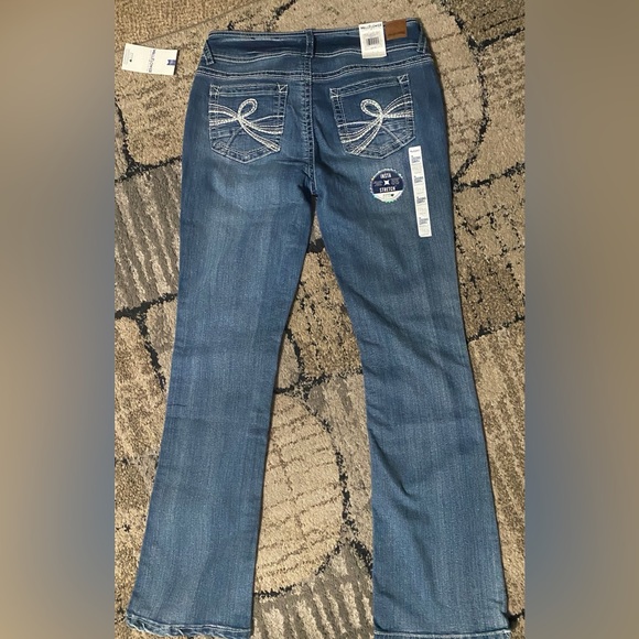 Wallflower Women's bootcut Jeans - Picture 2 of 4